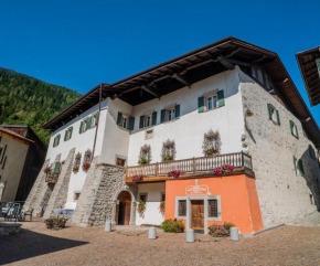 Palazzo Lodron Bertelli. Dimora Storica & Spa Pinzolo